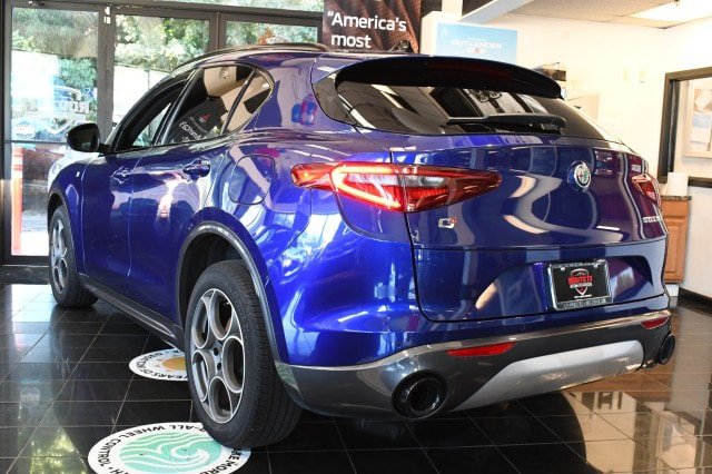 Used 2022 Alfa Romeo Stelvio Ti AWD/4WD image 11