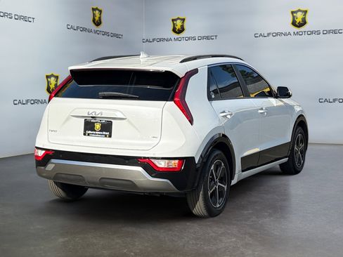 Used 2024 Kia Niro SX image 5