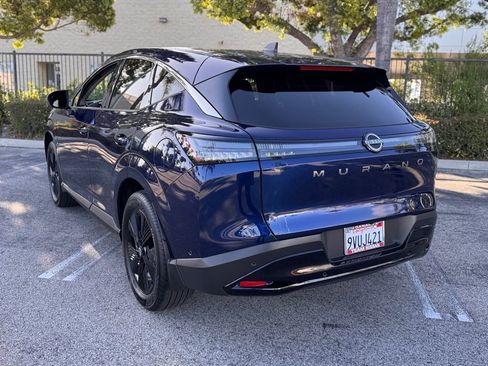 Certified 2025 Nissan Murano SV FWD image 6