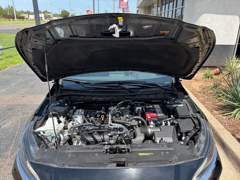 Used 2025 Nissan Altima 2.5 SV FWD image 27
