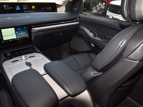 New 2025 Lincoln Navigator L Reserve w/ Jet Appearance Package image 18