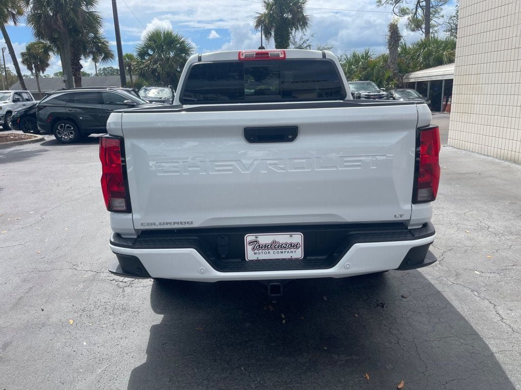Used 2024 Chevrolet Colorado LT w/ LT Convenience Package AWD/4WD image 4