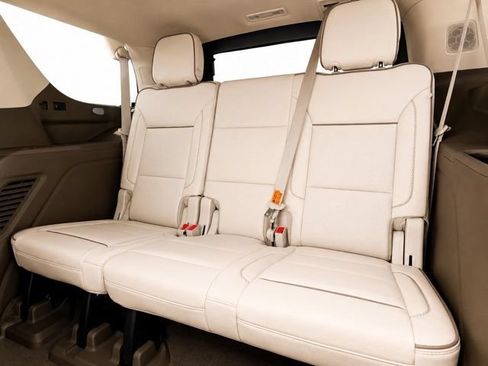 Used 2021 GMC Yukon Denali w/ Denali Premium Package AWD/4WD image 29
