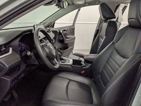 Used 2022 Toyota RAV4 XLE Premium AWD/4WD image 19