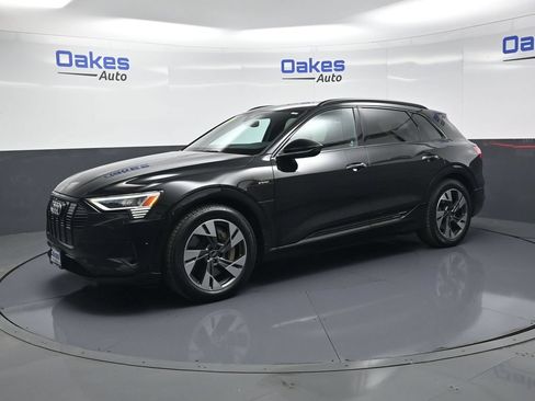 Used 2022 Audi e-tron Premium w/ Convenience Plus Package AWD/4WD image 5