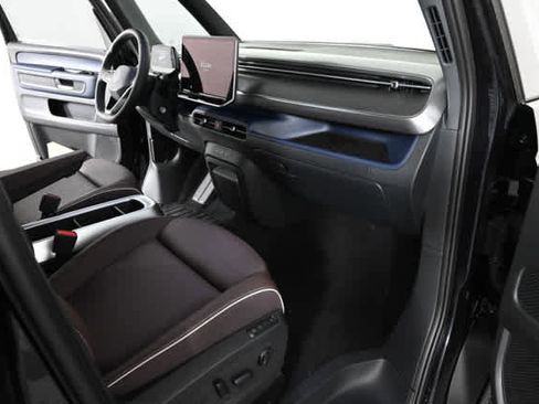 New 2025 Volkswagen ID. Buzz Pro S RWD image 13