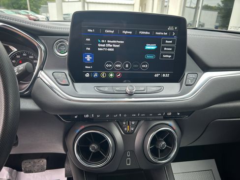 Used 2025 Chevrolet Blazer LT image 20