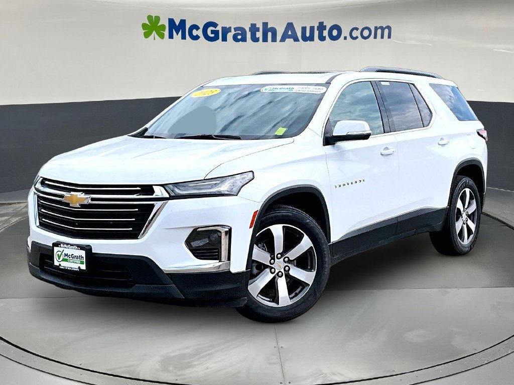 Used 2023 Chevrolet Traverse LT w/ LT Premium Package AWD/4WD image 3