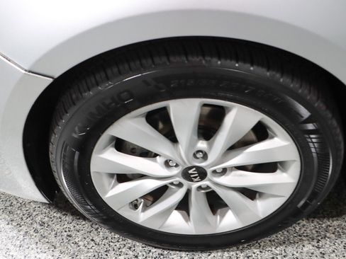 Used 2018 Kia Optima EX image 11