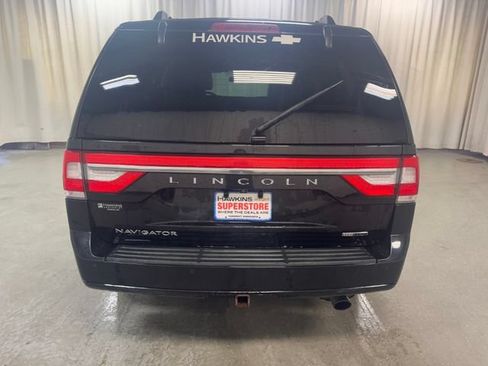 Used 2015 Lincoln Navigator 4WD image 5