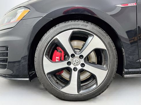 Used 2017 Volkswagen GTI SE FWD image 30
