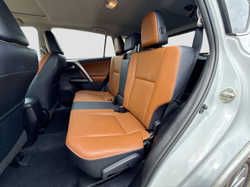 Used 2017 Toyota RAV4 Platinum image 19