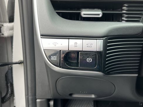 Used 2024 Hyundai Ioniq 5 Limited image 25