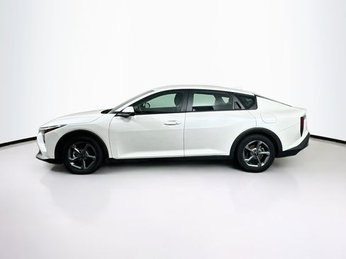 Used 2025 Kia K4 FWD image 4