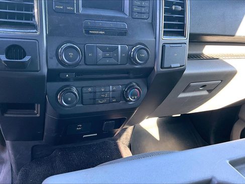 Used 2017 Ford F150 XLT image 11