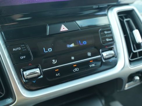 Used 2023 Kia Sorento S FWD image 34