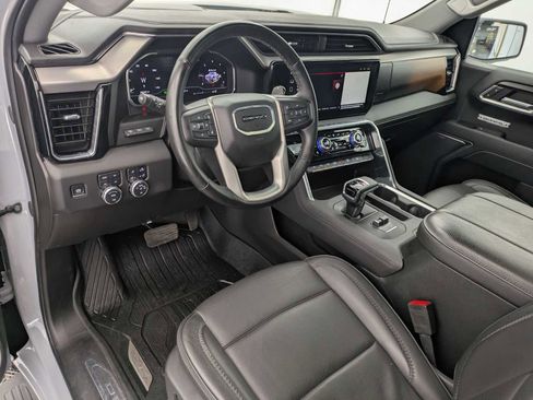 Used 2025 GMC Sierra 1500 Denali w/ Technology Package AWD/4WD image 2