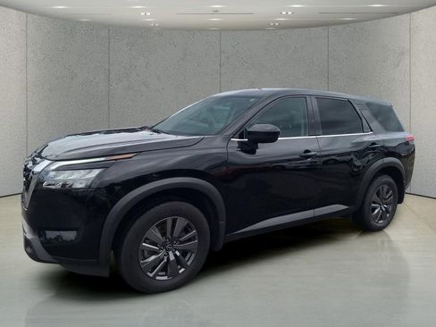 Used 2025 Nissan Pathfinder S FWD image 1