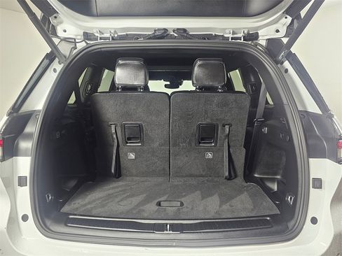 Used 2022 Jeep Grand Cherokee L Altitude image 17