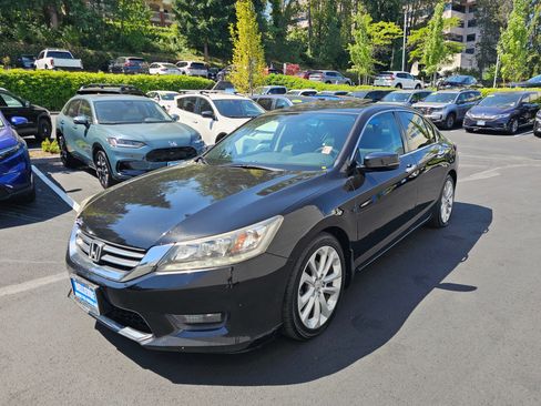 Used 2014 Honda Accord Touring image 4