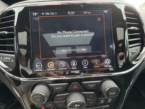 Used 2022 Jeep Grand Cherokee Limited image 24