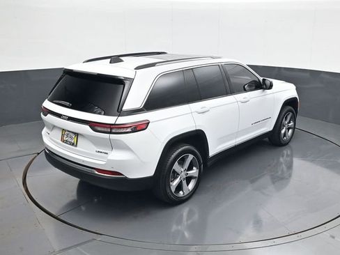 Used 2022 Jeep Grand Cherokee Limited w/ Trailer Tow Prep Group (B) image 17