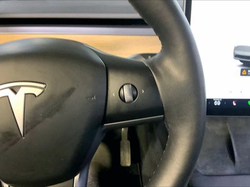 Used 2023 Tesla Model Y AWD image 24