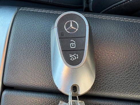 Used 2024 Mercedes-Benz GLC 300 GLC 300 image 23