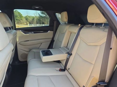 Used 2019 Cadillac XT5 AWD image 40