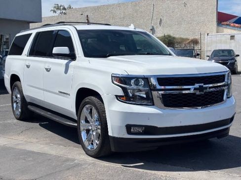Used 2018 Chevrolet Suburban LT w/ Luxury Package RWD image 1