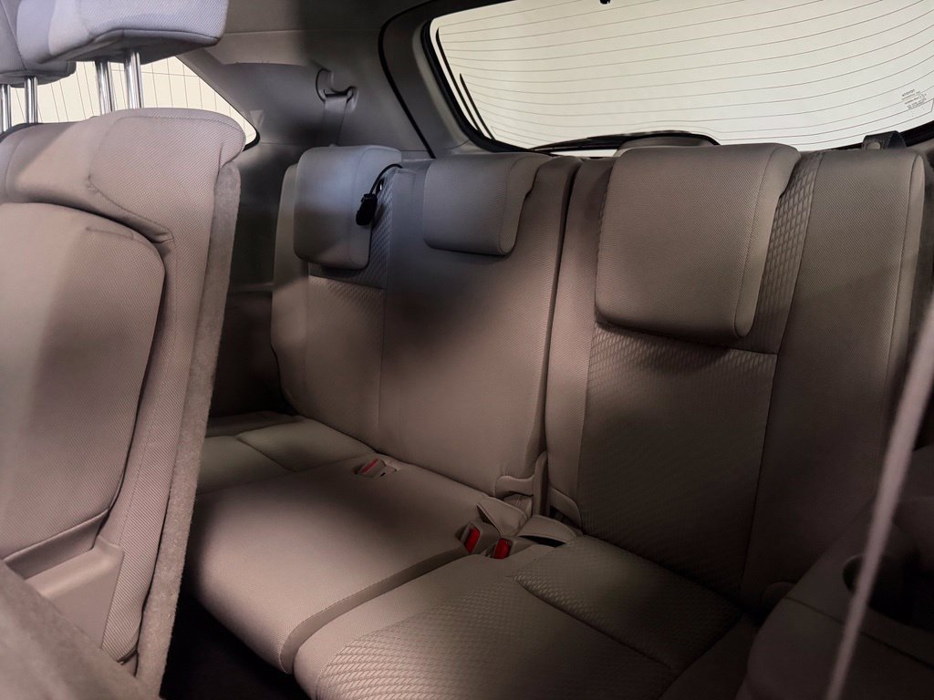 Used 2019 Toyota Highlander LE FWD image 23