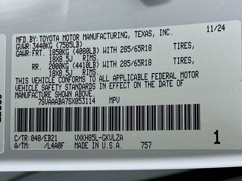 Used 2025 Toyota Sequoia TRD Pro AWD/4WD image 25