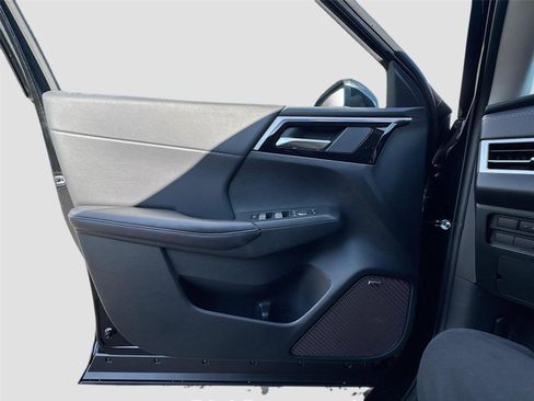 New 2026 Mitsubishi Outlander SE image 17