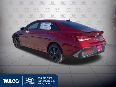 Used 2025 Hyundai Elantra Sport image 12