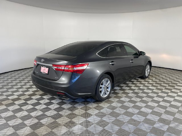 Used 2013 Toyota Avalon XLE Premium FWD image 15