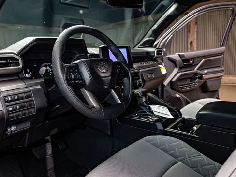 Used 2026 Toyota Tacoma 4x4 Double Cab image 17