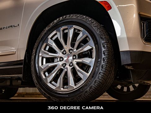 Used 2022 GMC Yukon Denali w/ Denali Premium Package image 11