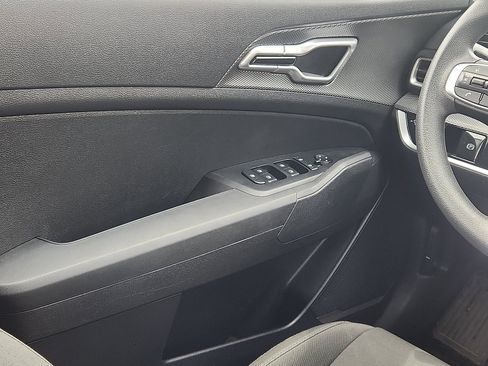 Used 2024 Kia Sportage LX AWD/4WD image 12