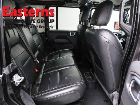 Used 2022 Jeep Wrangler Unlimited Sahara AWD/4WD image 22