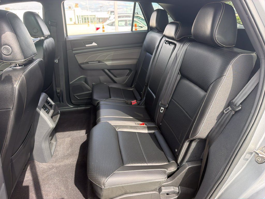 Certified 2023 Volkswagen Atlas Cross Sport SEL AWD/4WD image 23