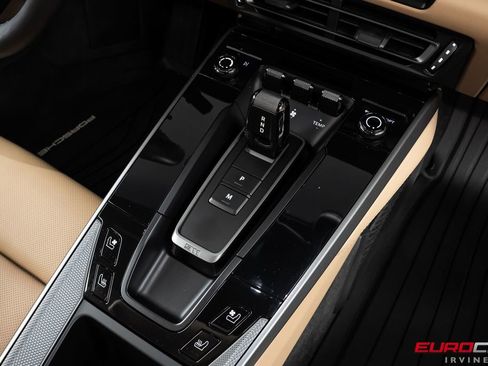 Used 2024 Porsche 911 Carrera S RWD image 30