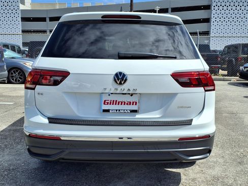 Used 2022 Volkswagen Tiguan SE w/ Panoramic Sunroof Package FWD image 23