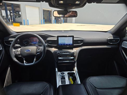 Used 2020 Ford Explorer Limited RWD image 16
