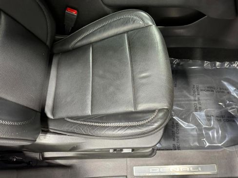 Used 2021 GMC Yukon Denali image 22