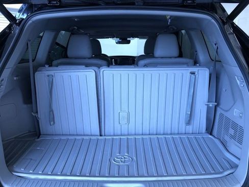 Certified 2019 Toyota Highlander XLE AWD/4WD image 32