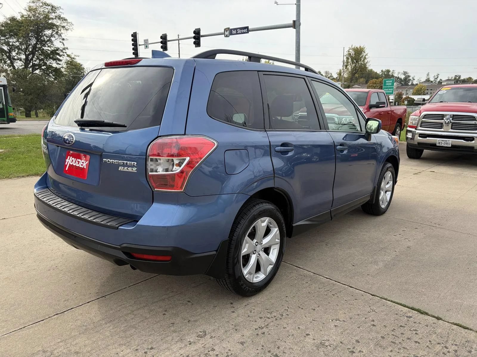 Used 2016 Subaru Forester 2.5i Premium AWD/4WD image 8
