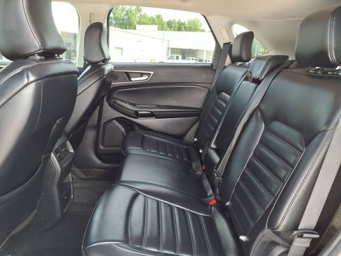 Used 2024 Ford Edge SEL AWD/4WD image 16