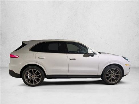 Used 2021 Porsche Cayenne image 4