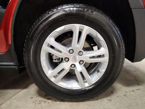 Certified 2024 GMC Terrain SLE w/ Driver Convenience Package image 25