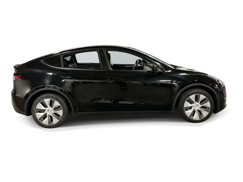 Certified 2023 Tesla Model Y Long Range AWD/4WD image 7